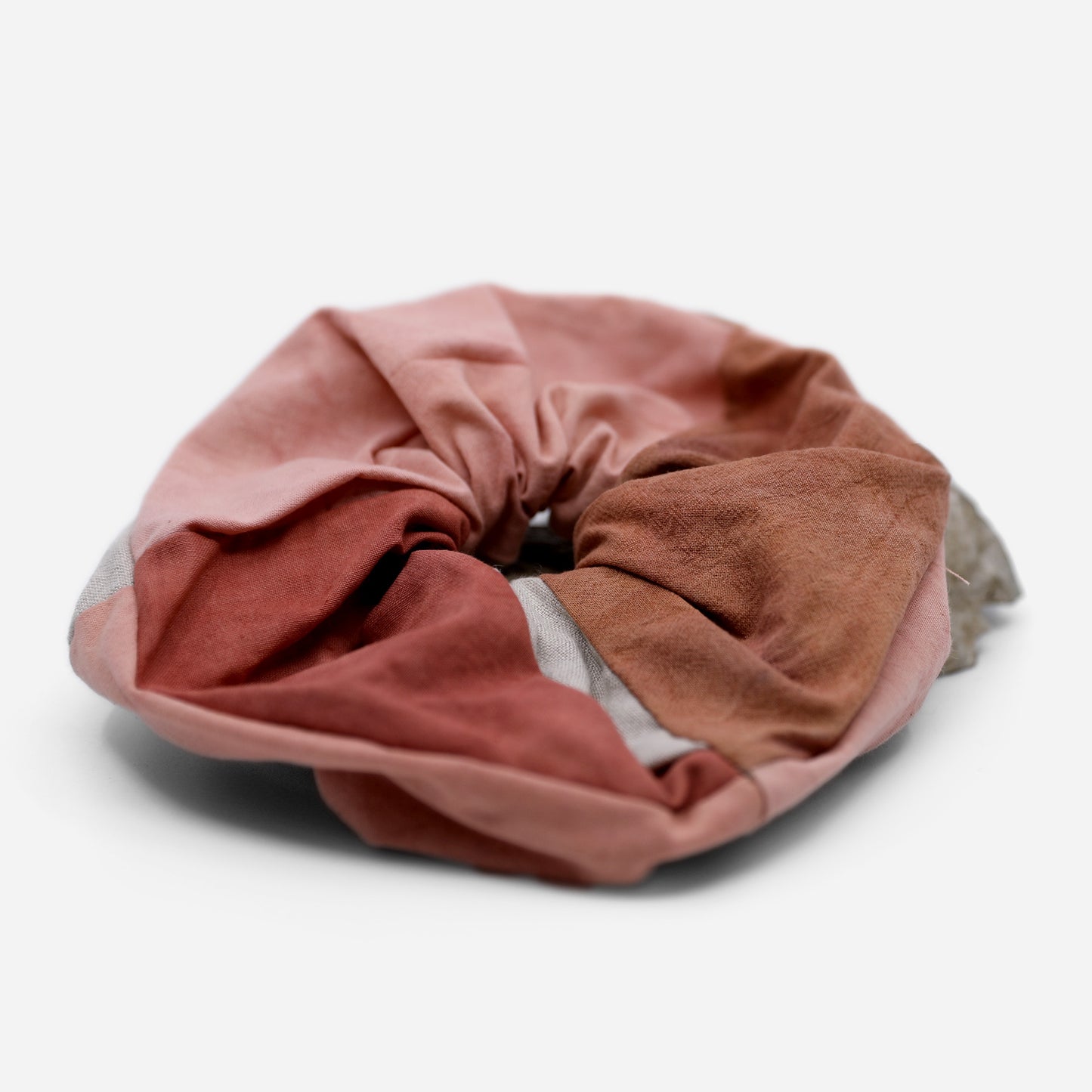 BOTANICALLY DYED SCRUNCHIE