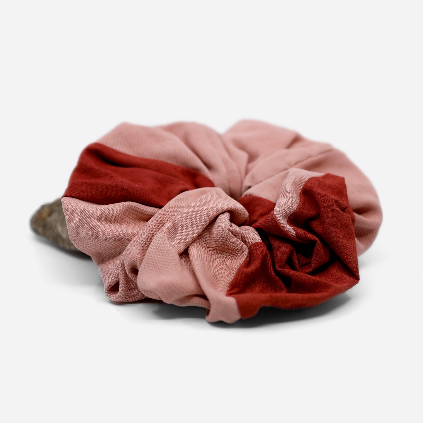 BOTANICALLY DYED SCRUNCHIE