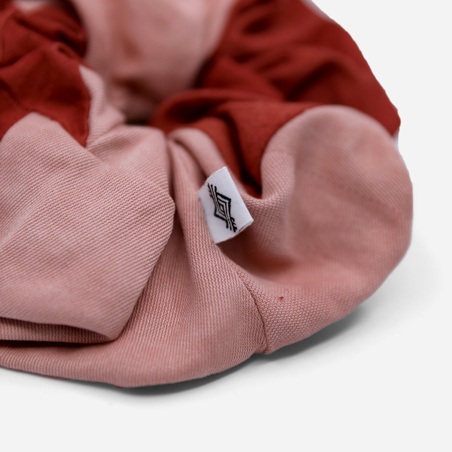 BOTANICALLY DYED SCRUNCHIE