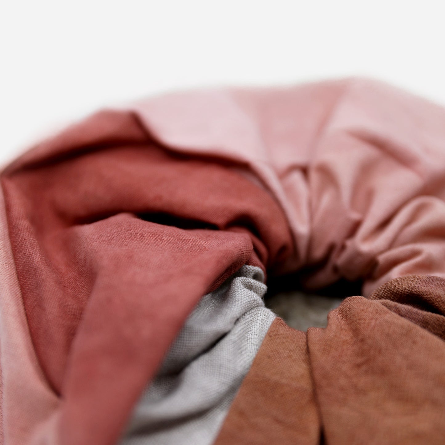 BOTANICALLY DYED SCRUNCHIE